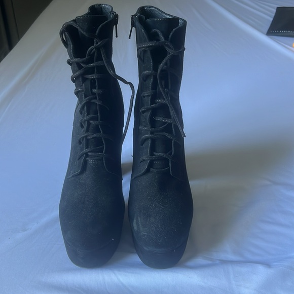 Steve Madden Suede Boot - Picture 2 of 3